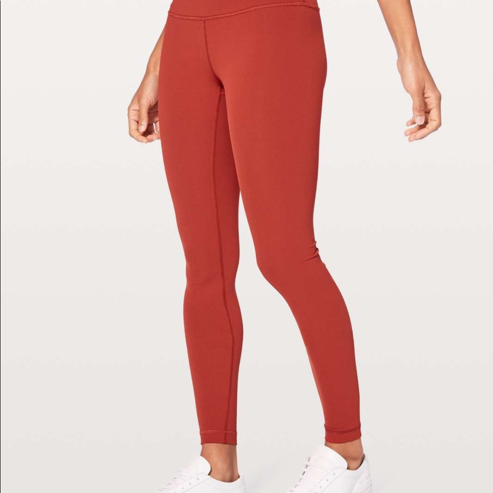 Lululemon burnt Orange wunder under HR, size 6